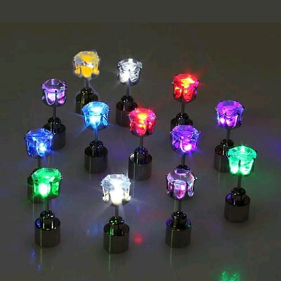 LED CLUB EARRINGS *CLUBBING DANCING PARTY light up studs - Picture 5 of 10